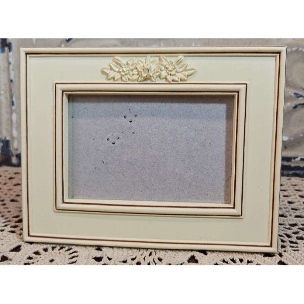 Vtg Shabby Chic Floral Embellished Table Photo Frame Cream & Maroon 5" x 6.5"